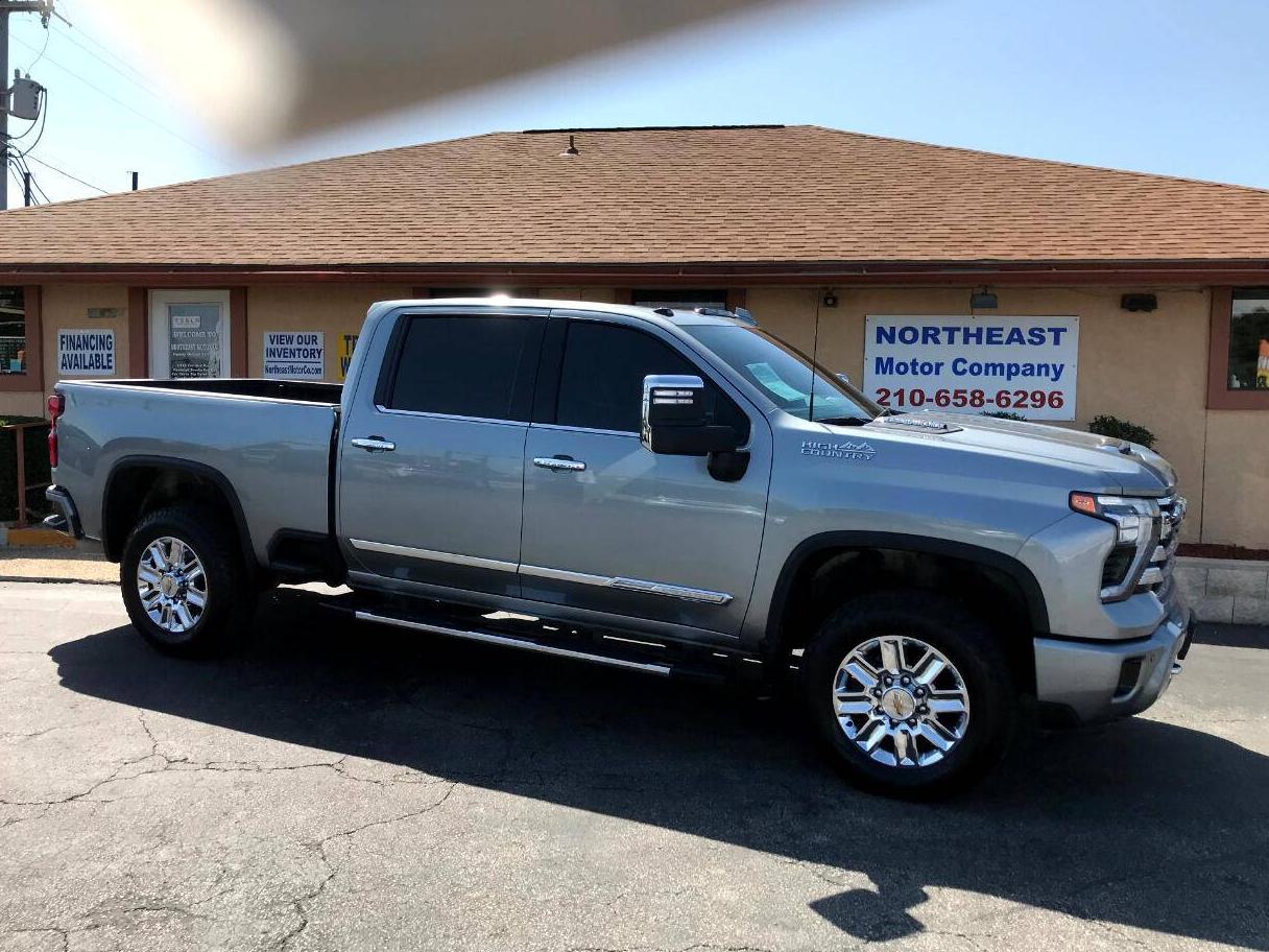 CHEVROLET SILVERADO HD 2024 1GC4YREY0RF260924 image
